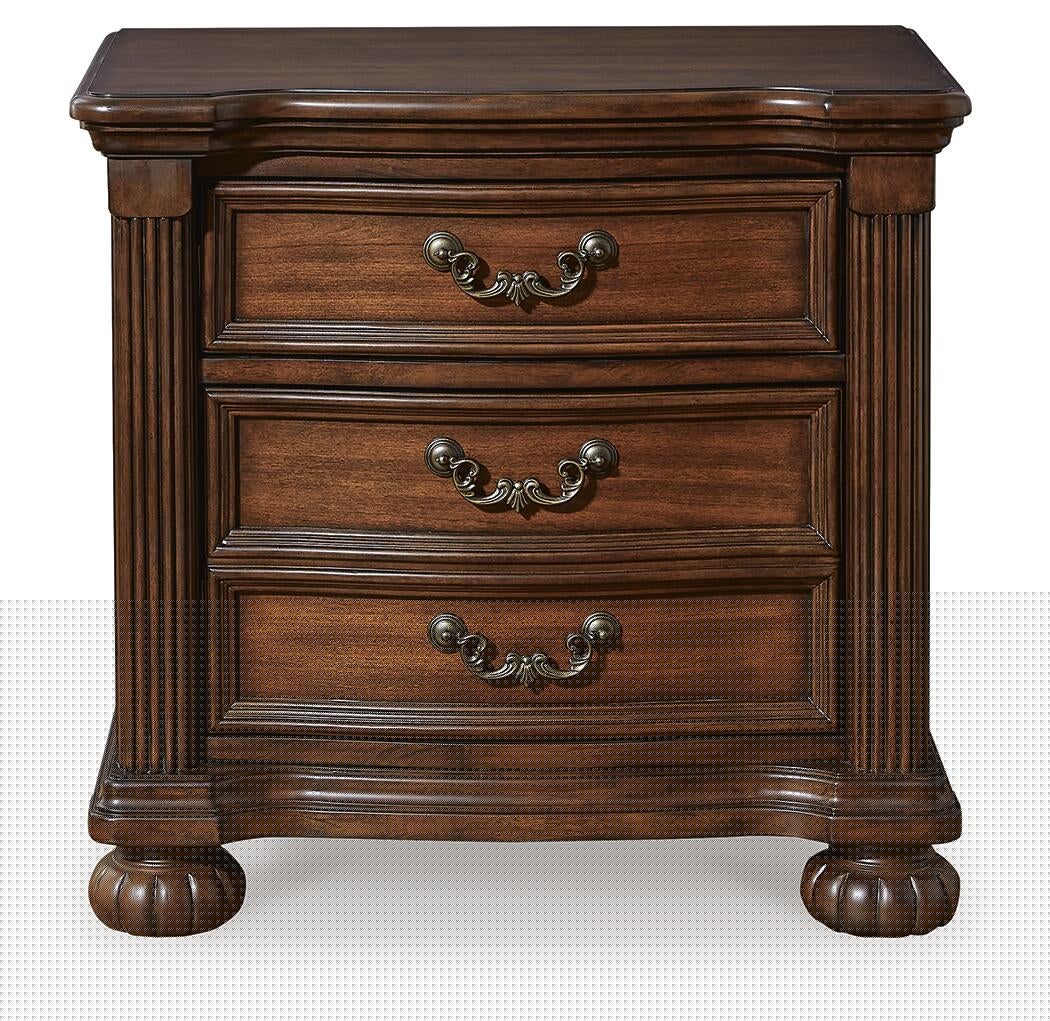 Lavinton King Poster Bed with Mirrored Dresser and Nightstand